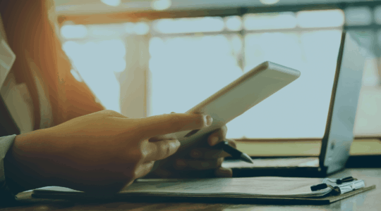 Employee-work-tablet